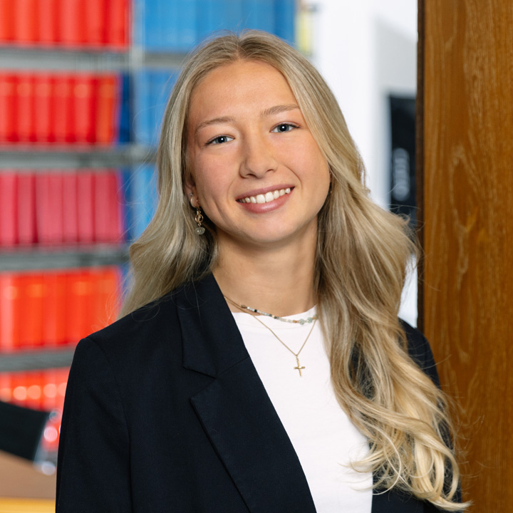 Laura Wohlgemuth – Beraterin im Team der Kanzlei Dorfmüller in Remscheid